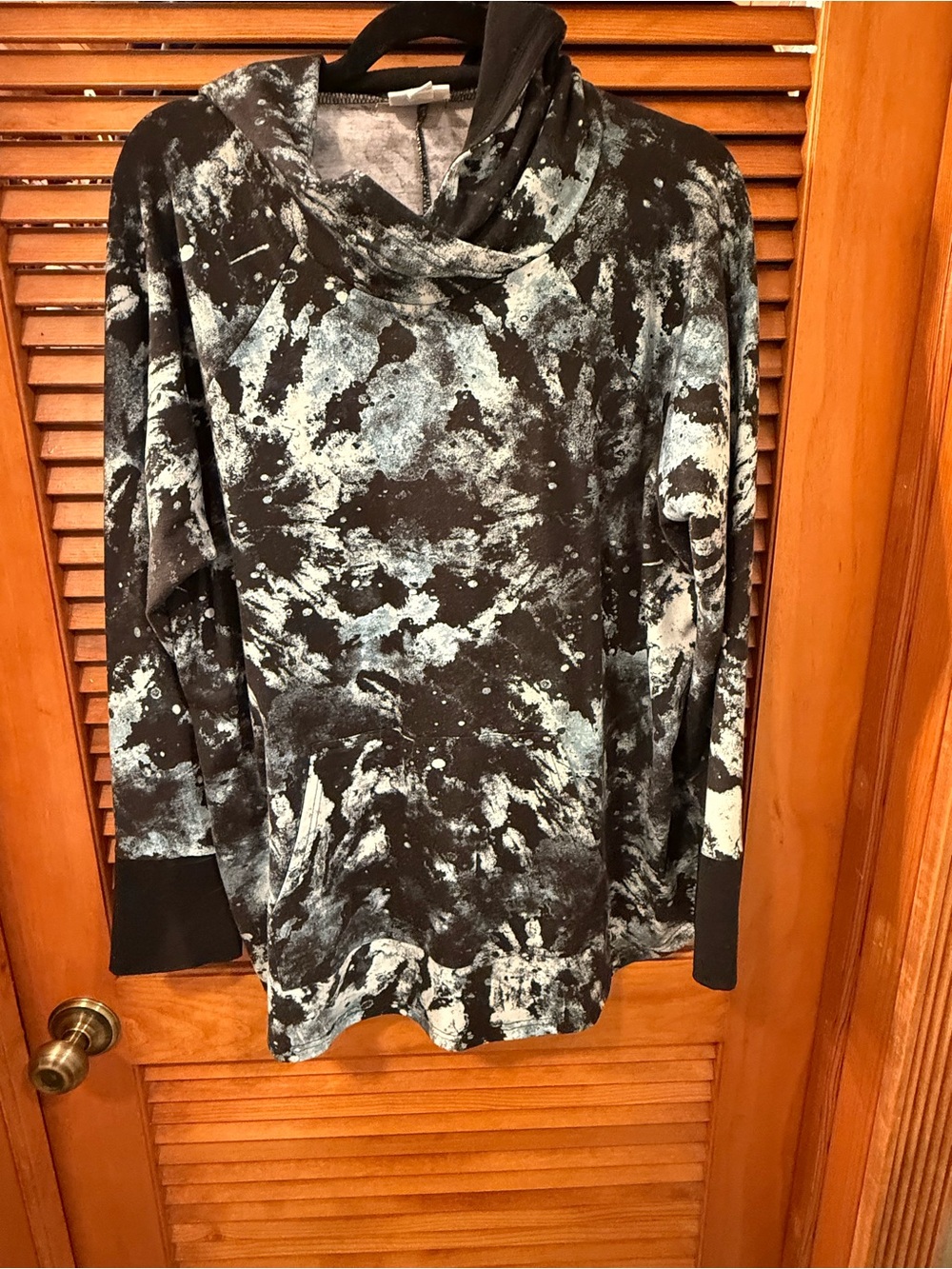 LuLaRoe Black & Gray Tie-Dye Hooded Pullover